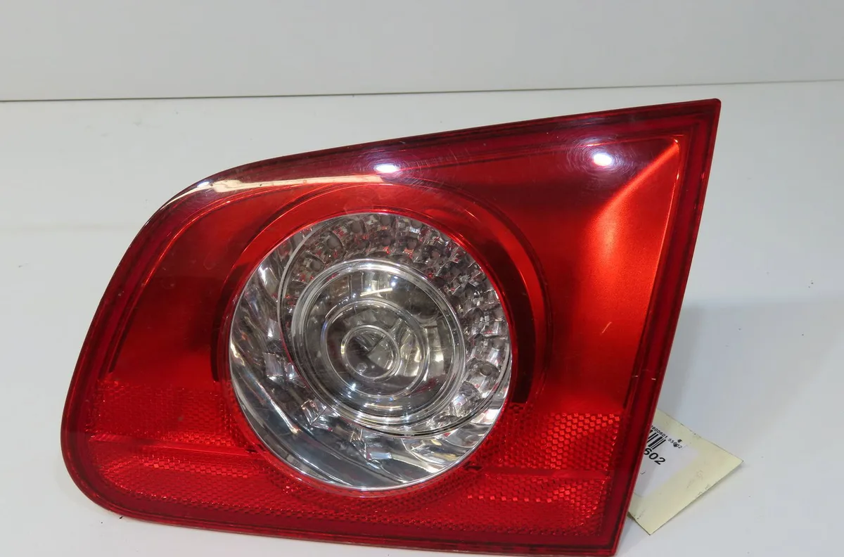 Feu arrière intérieur droit Volkswagen PASSAT B6 Variant (3C5) 1.6 tdi (2009-2010) occasion