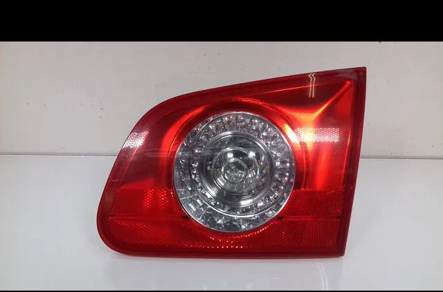 Feu arrière intérieur droit Volkswagen PASSAT B6 Variant (3C5) 1.9 tdi (2005-2010) occasion