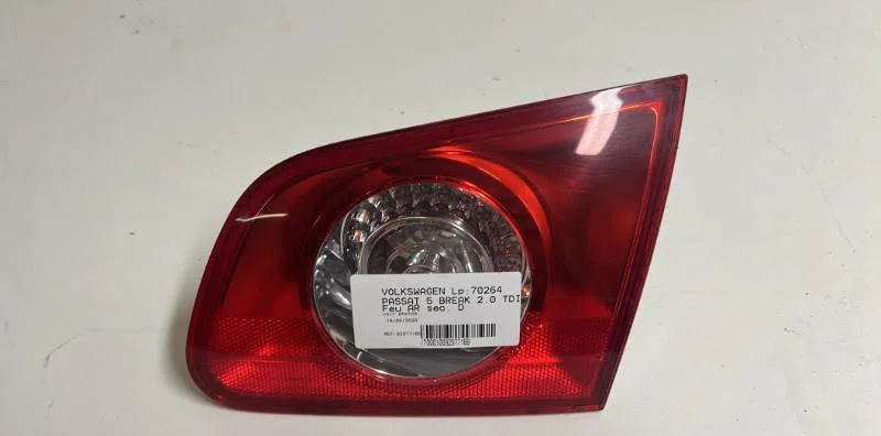 Feu arrière intérieur droit Volkswagen PASSAT B6 Variant (3C5) 2.0 tdi 16v (2005-2010) 5 portes occasion