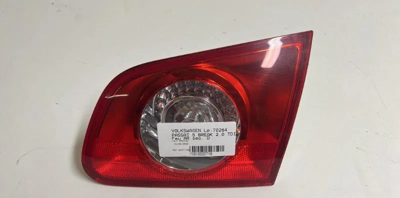 Feu arrière intérieur droit Volkswagen PASSAT B6 Variant (3C5) 2.0 tdi 16v (2005-2010) 5 portes occasion