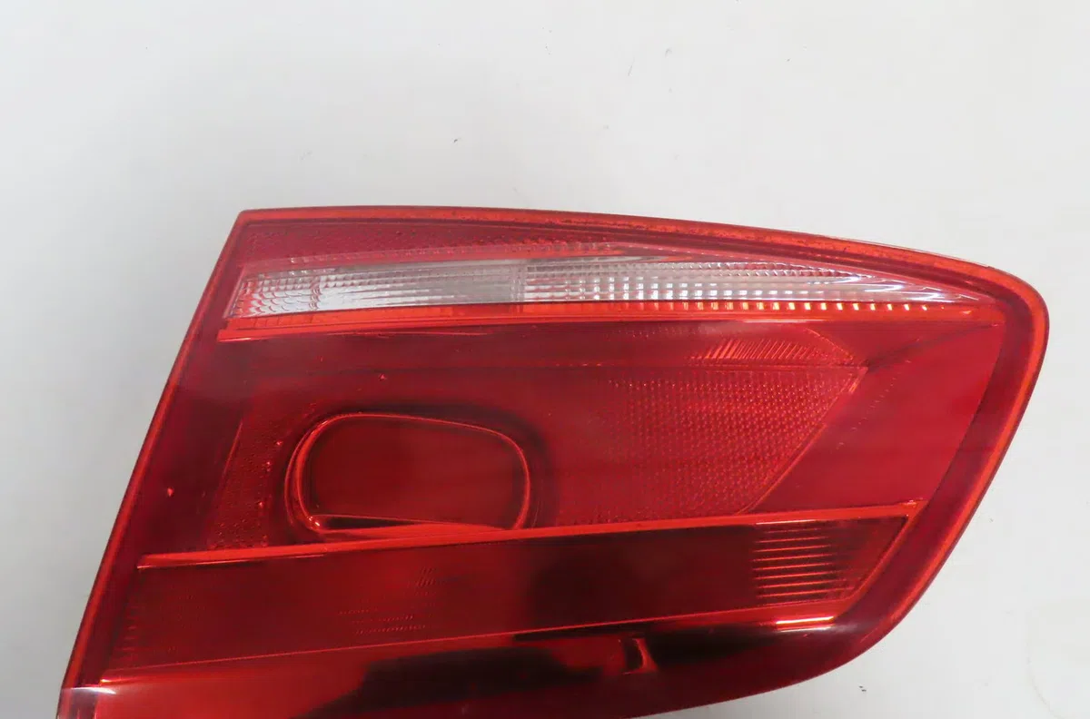 Feu arrière intérieur droit Volkswagen PASSAT B7 Variant (365) 1.6 tdi (2010-2014) occasion