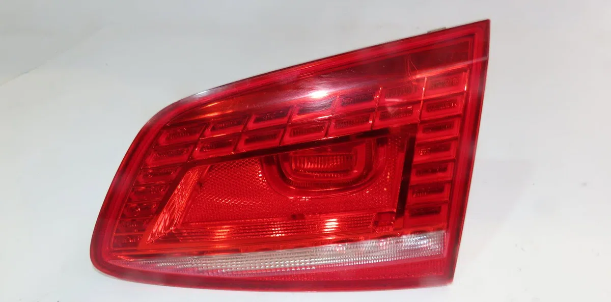 Feu arrière intérieur droit Volkswagen PASSAT B7 Variant (365) 2.0 tdi (2010-2014) occasion