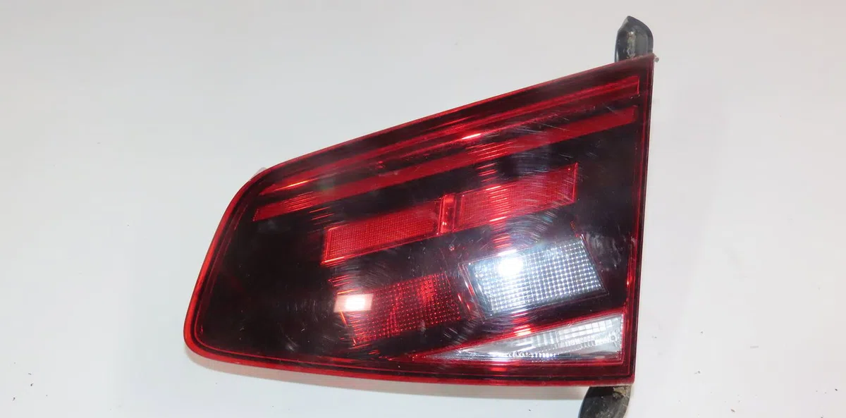 Feu arrière intérieur droit Volkswagen PASSAT B8 (3G2, CB2) 1.6 tdi (2014) occasion