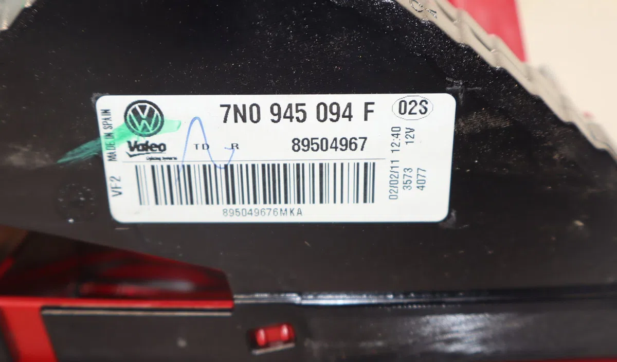 Feu arrière intérieur droit Volkswagen SHARAN (7N1, 7N2) 2.0 tdi (2010) 5 portes occasion