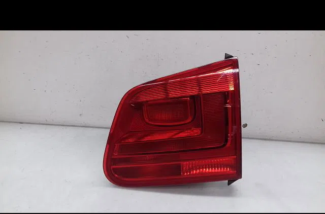 Feu arrière intérieur droit Volkswagen TIGUAN (5N_) 1.4 tsi (2011-2018) occasion