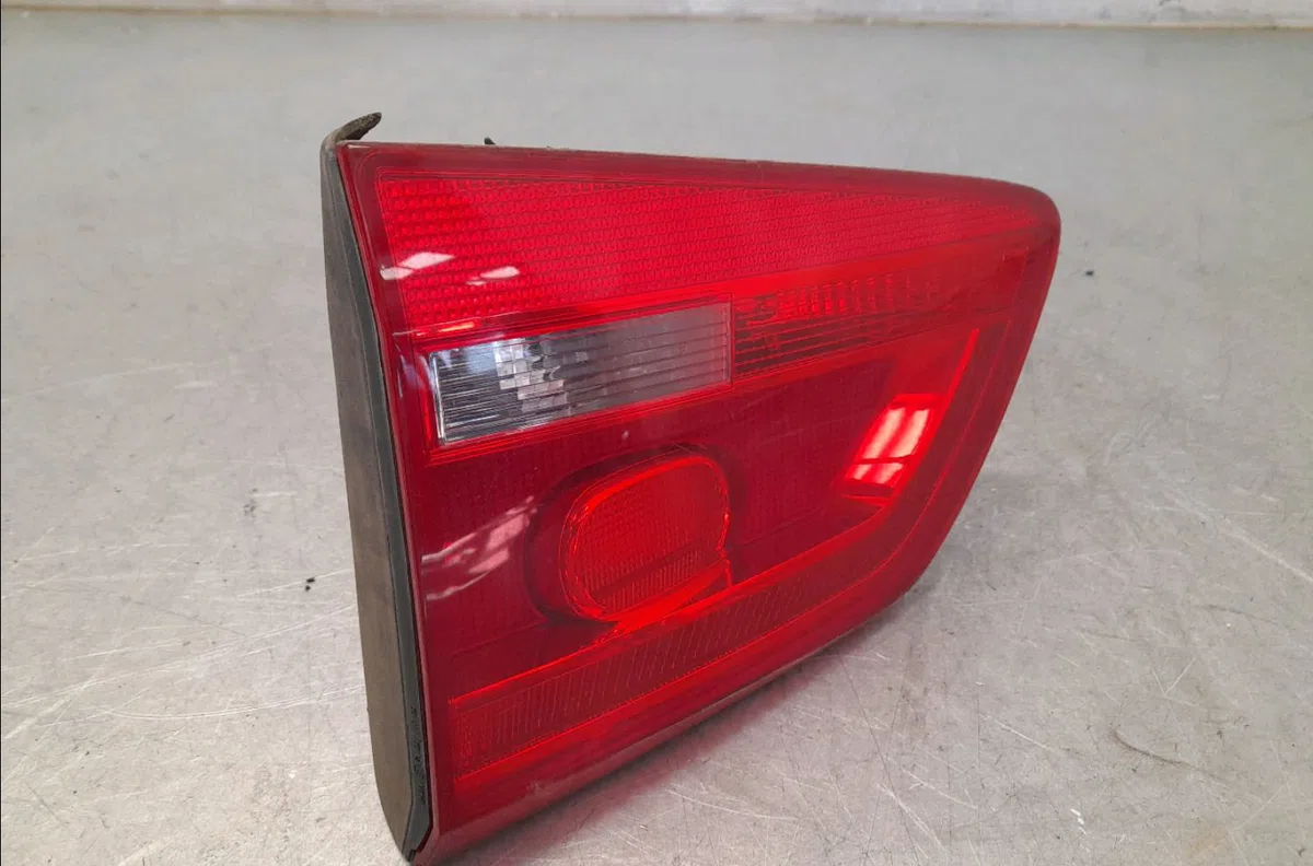 Feu arrière intérieur droit Volkswagen TOURAN (1T3) 2.0 tdi (2010-2015) 5 portes occasion