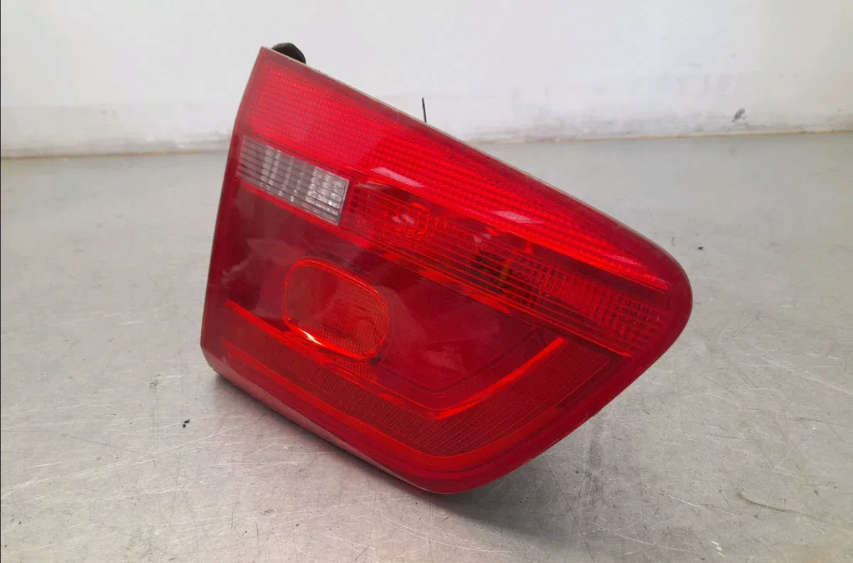Feu arrière intérieur droit Volkswagen TOURAN (1T3) 2.0 tdi (2010-2015) 5 portes occasion