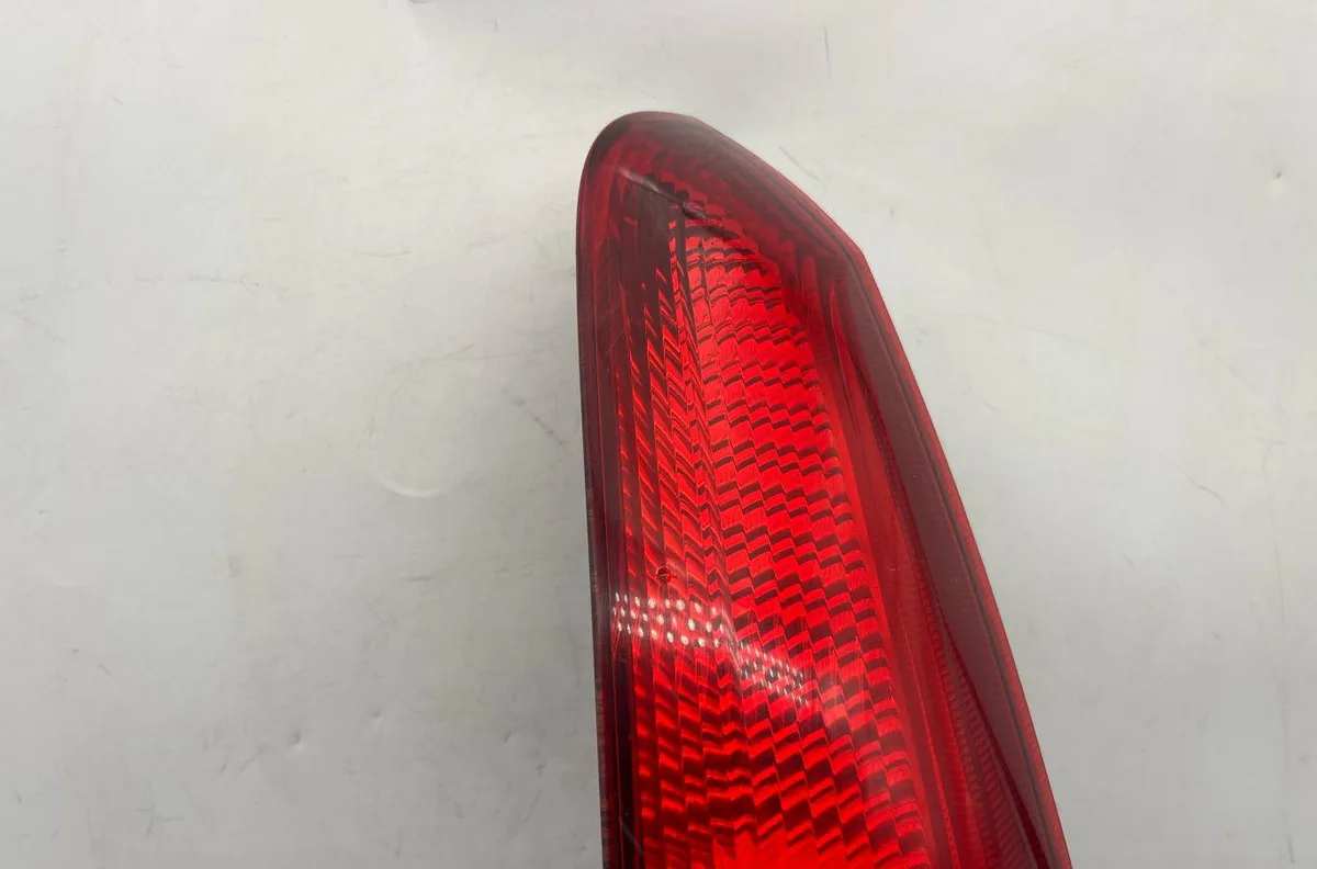 Feu arrière intérieur droit VOLVO V 70 1 PHASE 2 BREAK occasion