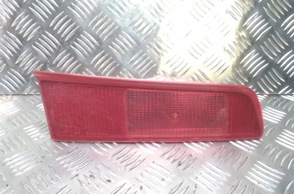 Feu arrière interieur gauche ALFA ROMEO 145 1995 occasion