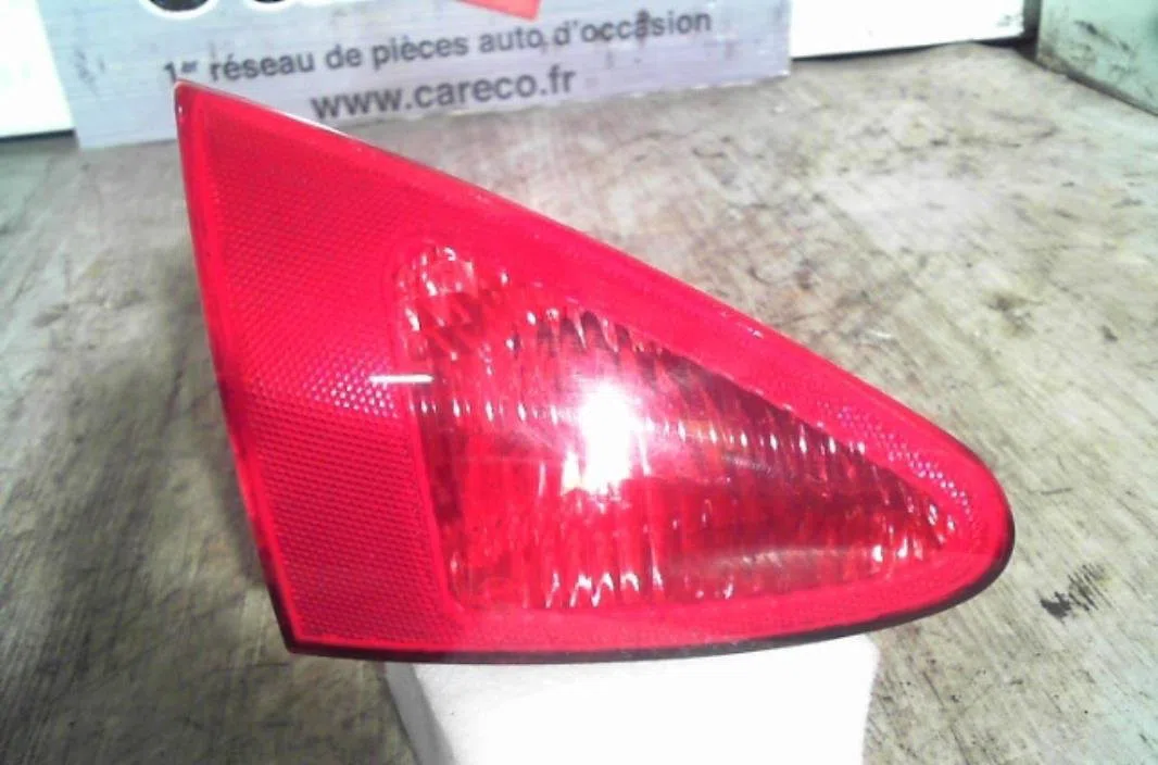 Feu arrière interieur gauche Alfa romeo 147 (937_) 1.9 jtd 16v (937.axg1b, 937.bxg1b) (2002-2010) occasion