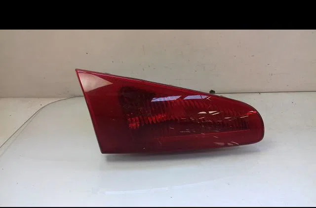 Feu arrière interieur gauche Alfa romeo 147 (937_) 1.9 jtd (937.axd1a, 937.bxd1a) (2001-2010) occasion
