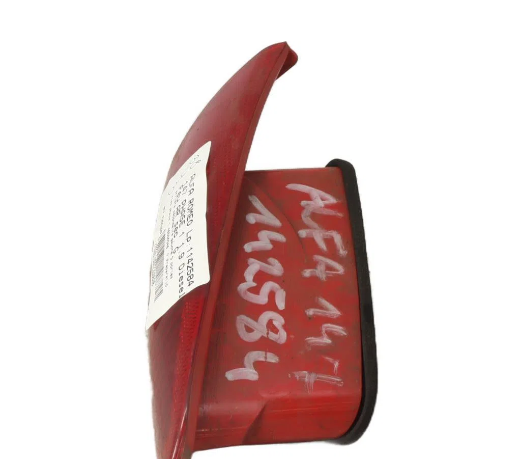 Feu arrière interieur gauche Alfa romeo 147 (937_) 1.9 jtd (937.axf1a, 937.bxf1a) (2003-2010) occasion