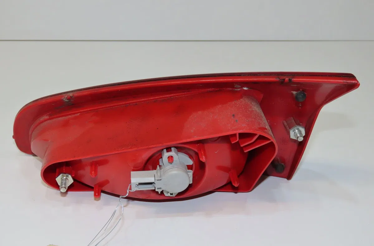 Feu arrière interieur gauche Alfa romeo 147 (937_) 1.9 jtdm 8v (937.axd1a, 937.axu1a, 937.bxu1a) (2005-2010) occasion