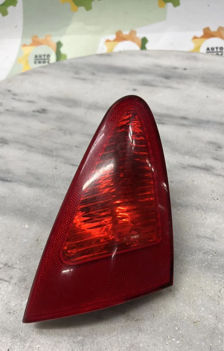 Feu arrière interieur gauche ALFA ROMEO 147 PHASE 1 occasion
