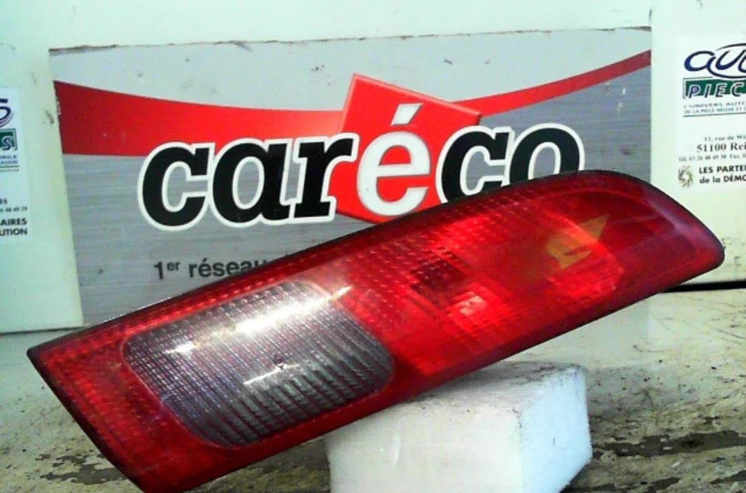 Feu arrière interieur gauche Alfa romeo 156 (932_) 1.9 jtd (932.a2b00, 932.a2c00) (2001-2005) occasion