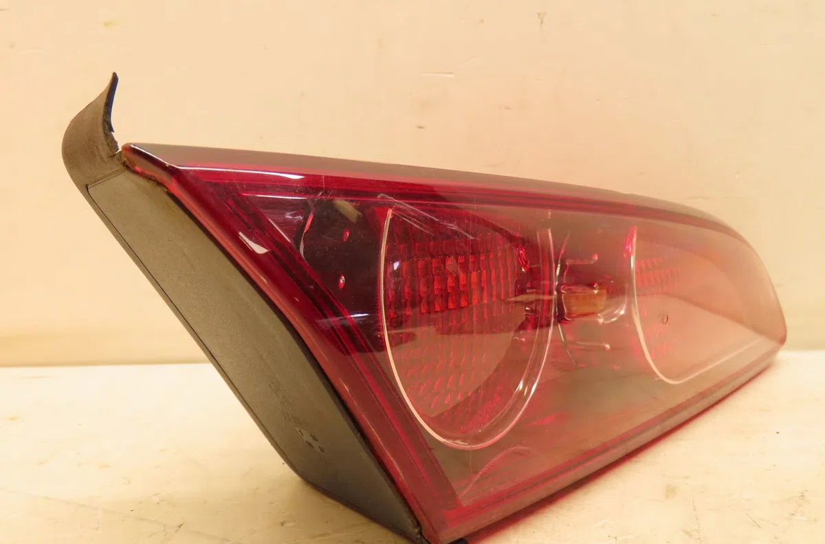 Feu arrière interieur gauche Alfa romeo 159 (939_) 1.9 jtdm 16v (939axc1b, 939axc12) (2005-2011) occasion