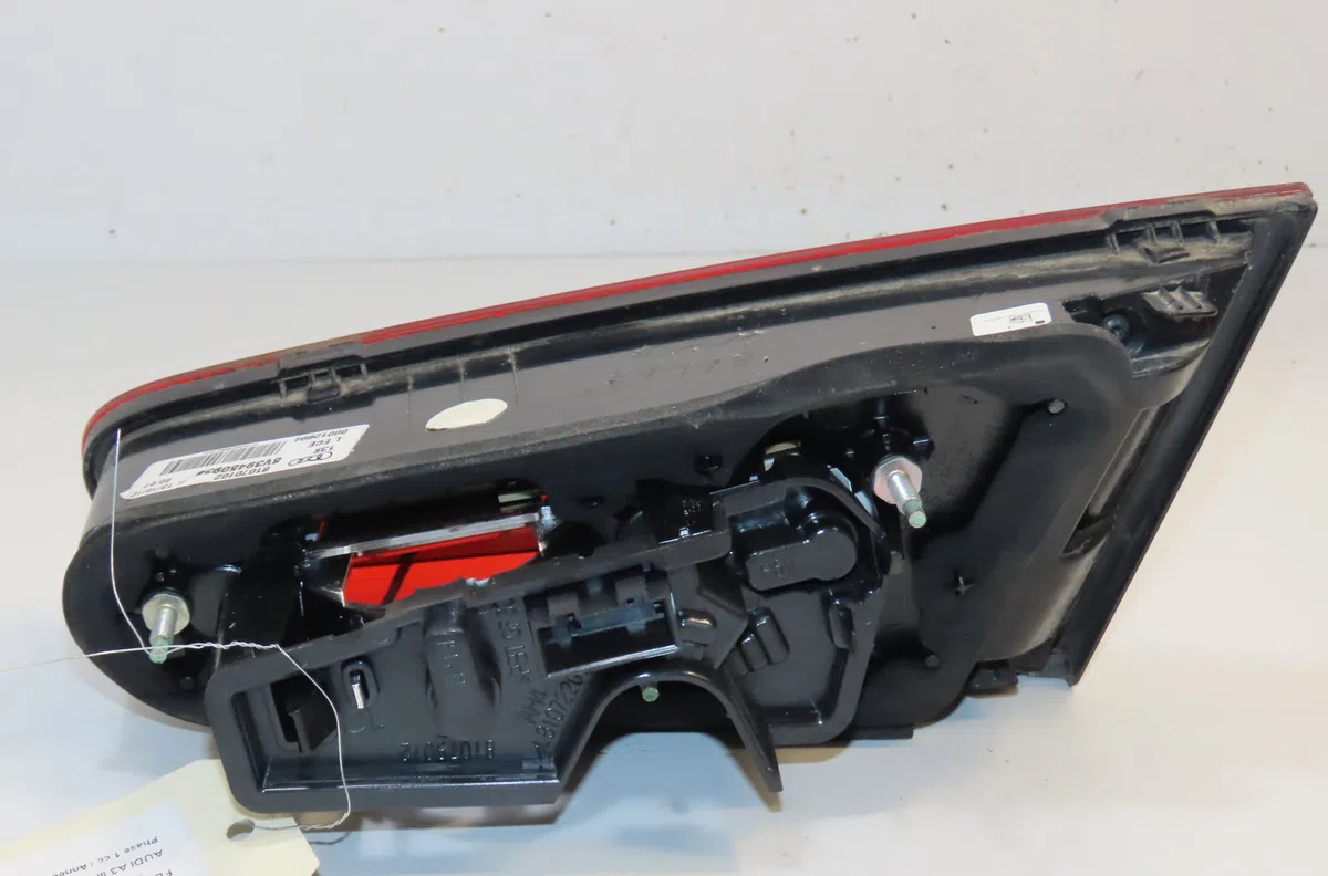 Feu arrière interieur gauche Audi A3 (8V1, 8VK) 1.4 tfsi (2012-2014) occasion