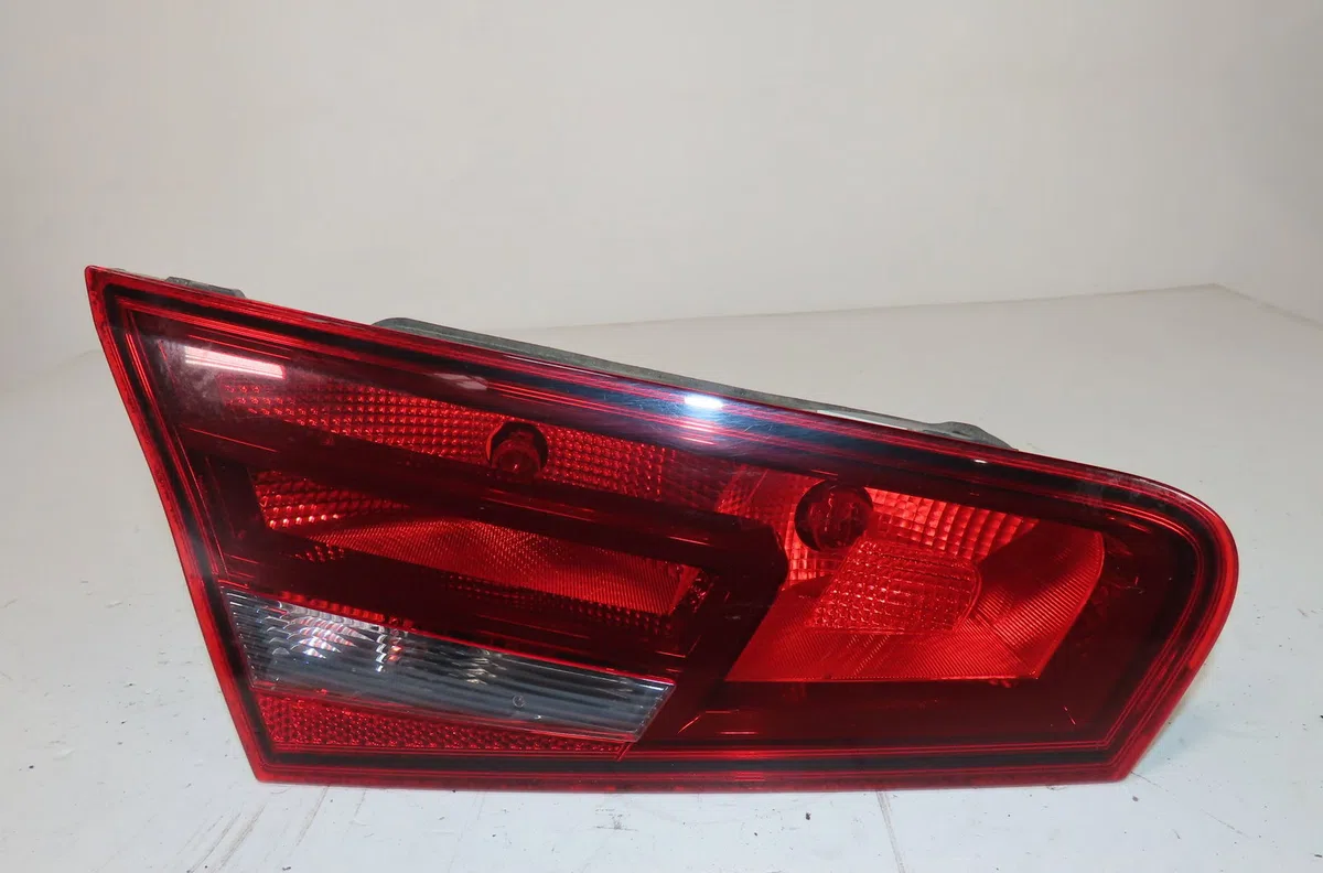 Feu arrière interieur gauche Audi A3 (8V1, 8VK) 1.6 tdi (2013-2017) occasion