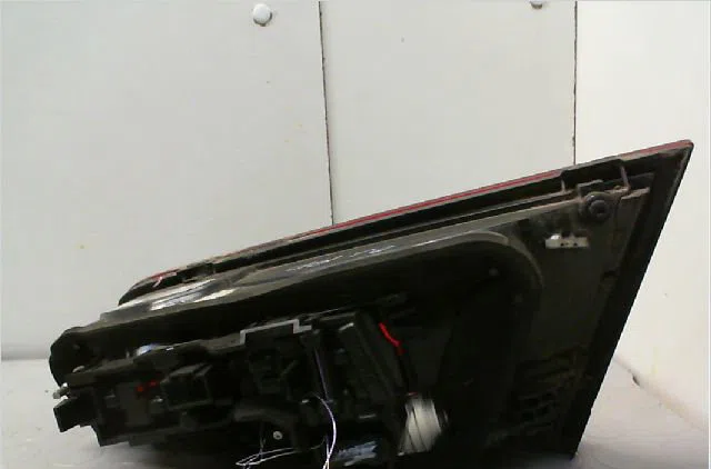 Feu arrière interieur gauche AUDI A3 III Phase 1 10-2012 1.6 TDi 105ch occasion