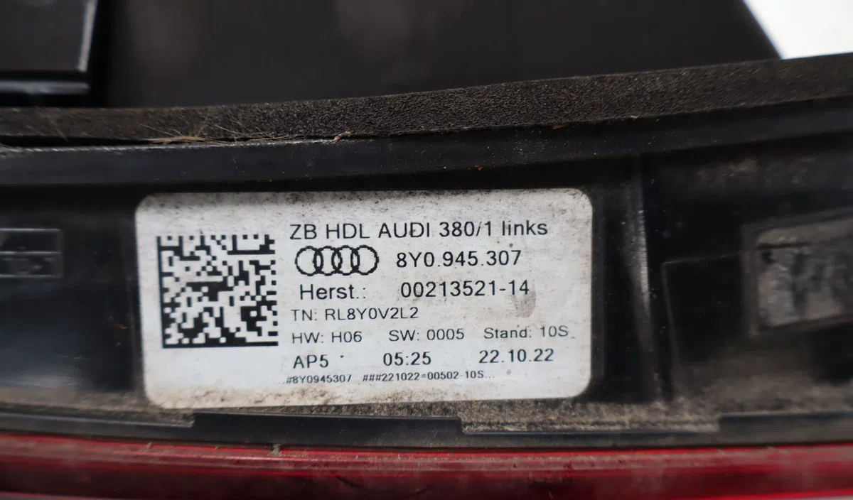 Feu arrière interieur gauche Audi A3 Limousine (8YS) 35 tfsi mild hybrid (2020) occasion