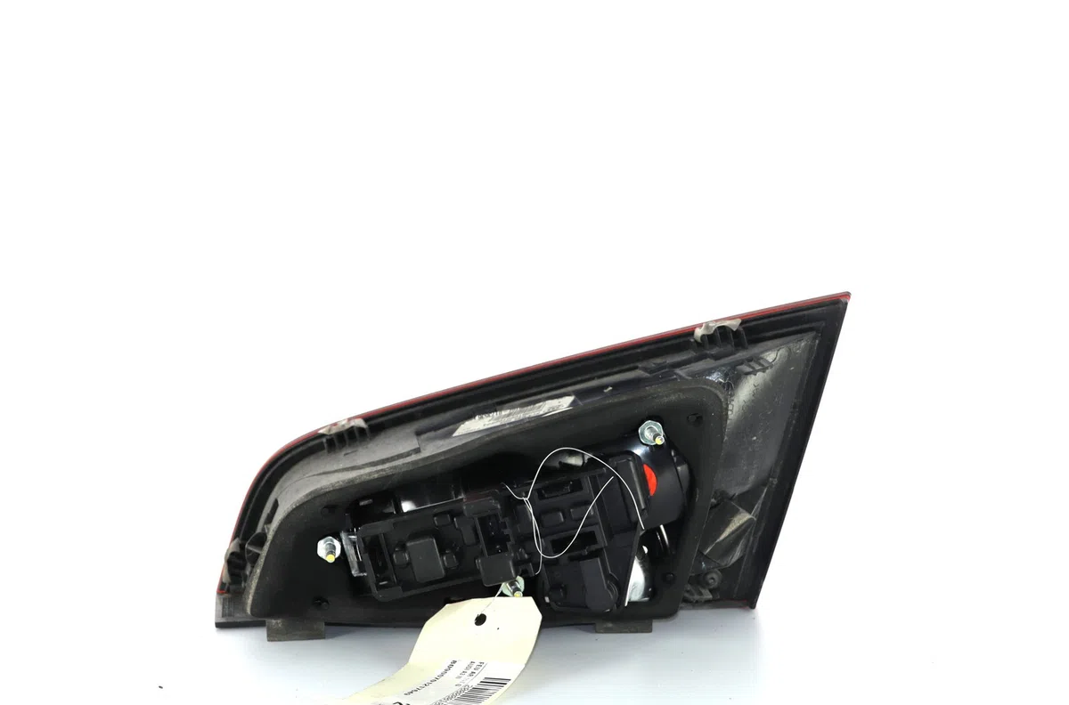 Feu arrière interieur gauche Audi A3 Sportback (8VA, 8VF) 1.6 tdi (2012) occasion