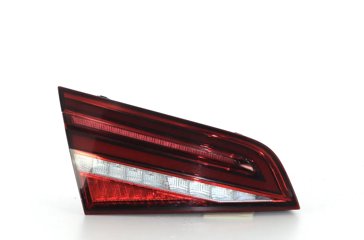 Feu arrière interieur gauche Audi A3 Sportback (8VA, 8VF) 2.0 tdi (2012-2020) 5 portes occasion