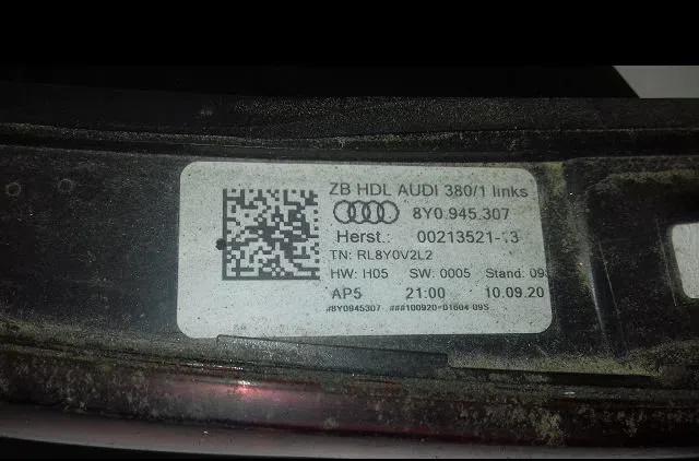 Feu arrière interieur gauche Audi A3 Sportback (8YA) 35 tdi (2019) occasion