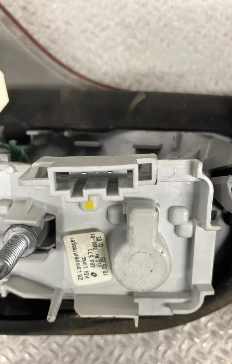 Feu arrière interieur gauche AUDI A4 2  A4 2 AVANT PHASE 2 BREAK occasion