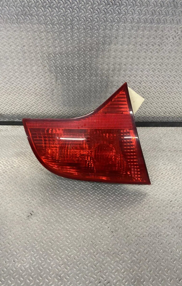Feu arrière interieur gauche AUDI A4 2  A4 2 AVANT PHASE 2 BREAK occasion