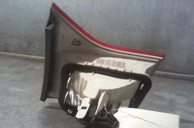 Feu arrière interieur gauche AUDI A4 2006 occasion