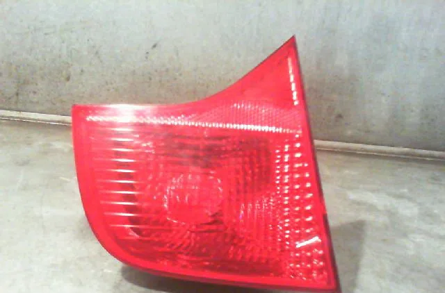 Feu arrière interieur gauche AUDI A4 2006 occasion