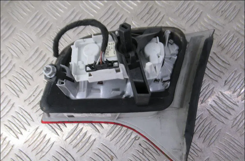 Feu arrière interieur gauche Audi A4 B6 (8E2) 1.9 tdi (2000-2004) occasion