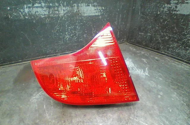 Feu arrière interieur gauche Audi A4 B7 (8EC) 1.6 (2004-2008) occasion
