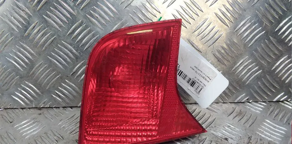 Feu arrière interieur gauche Audi A4 B7 (8EC) 2.0 tdi 16v (2004-2008) 4 portes occasion