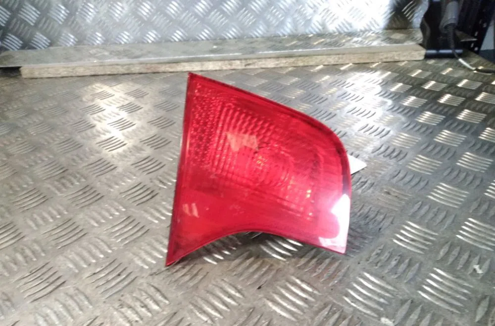 Feu arrière interieur gauche Audi A4 B7 (8EC) 2.0 tdi quattro (2006-2008) occasion