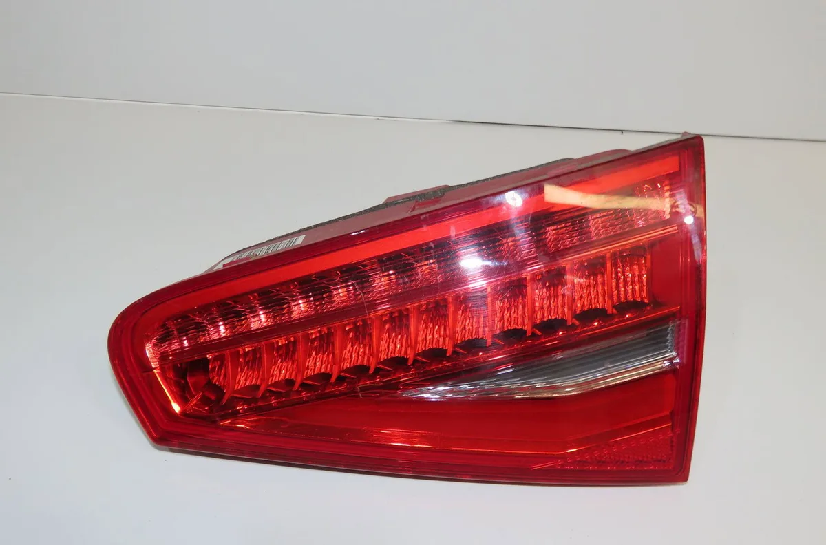 Feu arrière interieur gauche Audi A4 B8 (8K2) 2.0 tdi quattro (2011-2015) occasion