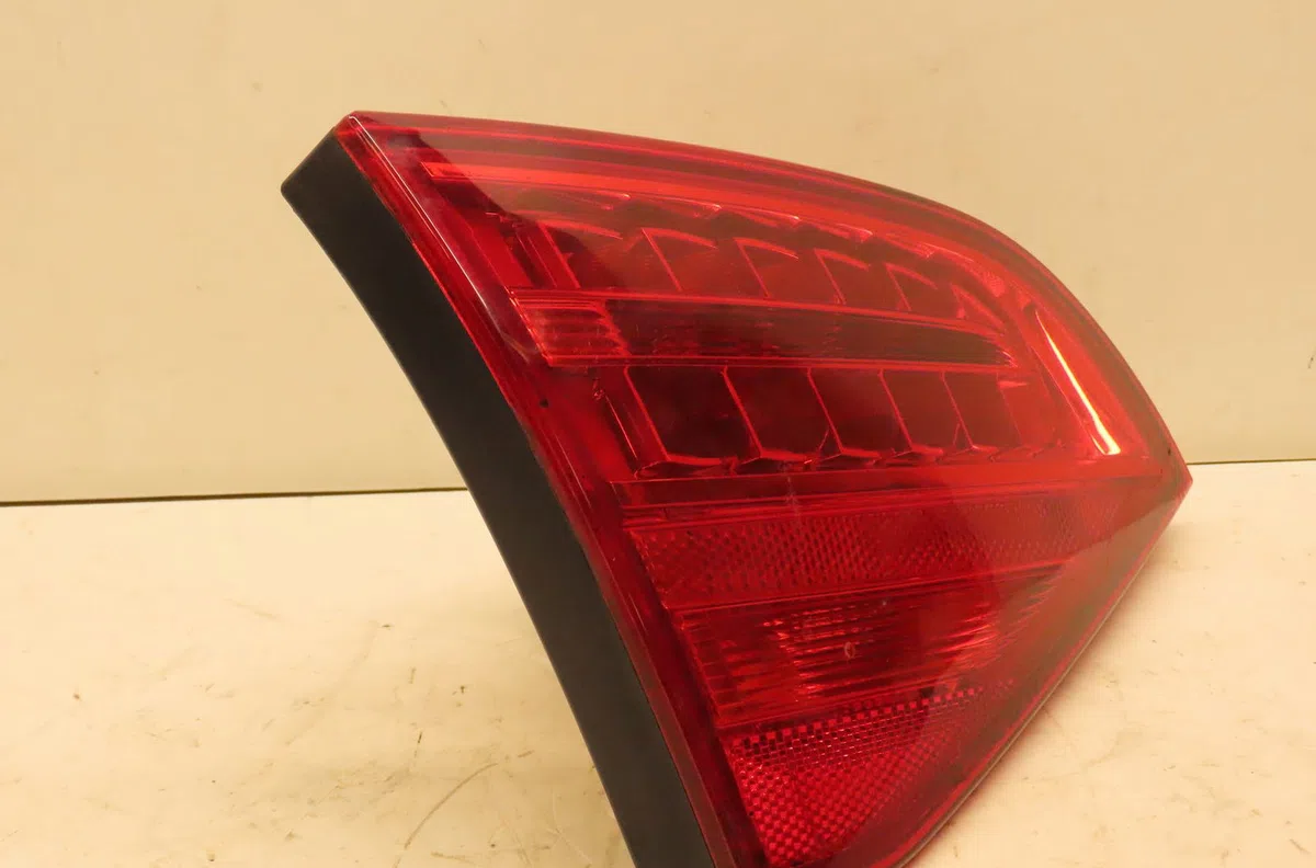 Feu arrière interieur gauche Audi A4 B8 Avant (8K5) 2.0 tdi (2008-2015) occasion
