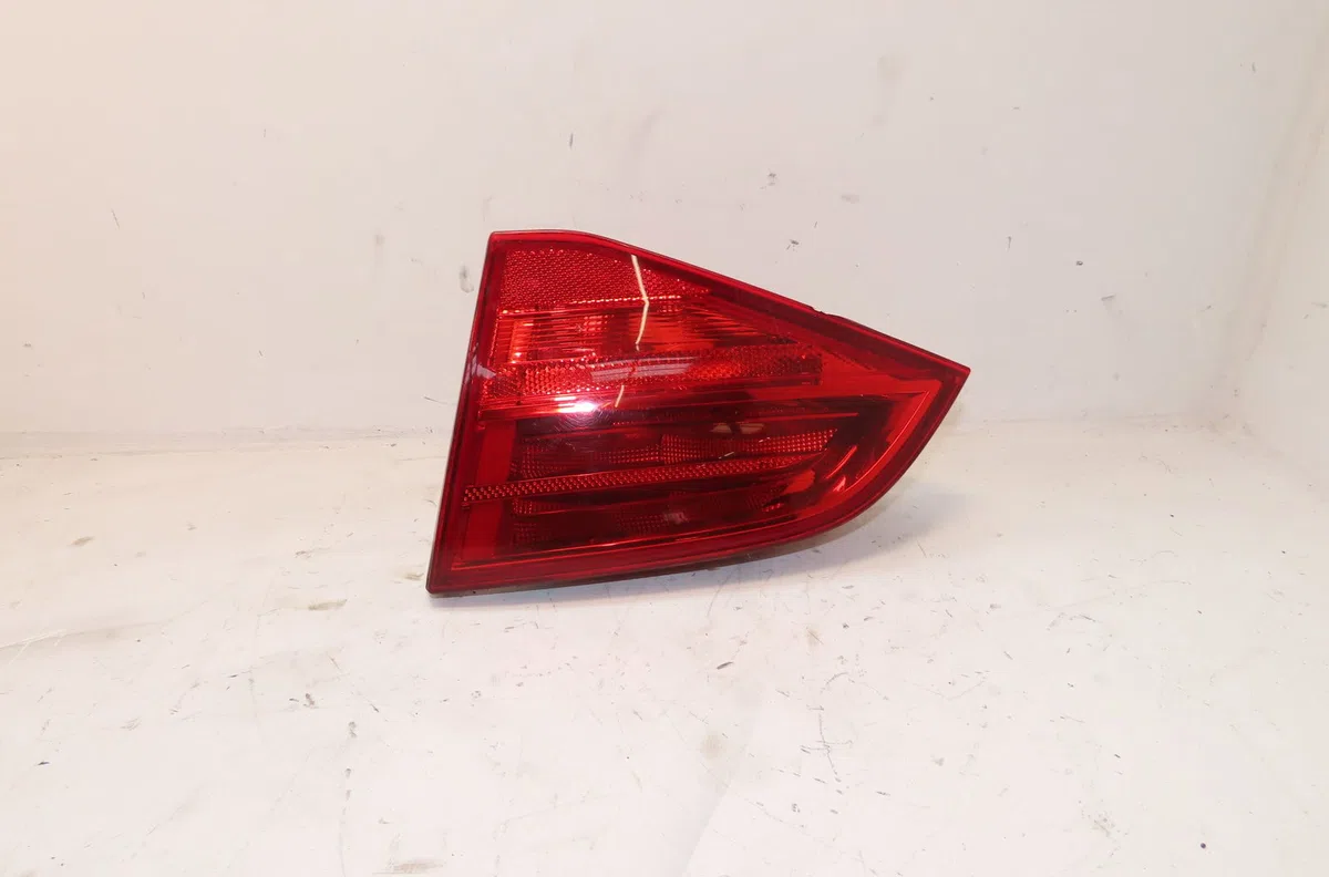 Feu arrière interieur gauche Audi A4 B8 Avant (8K5) 2.7 tdi (2008-2012) occasion