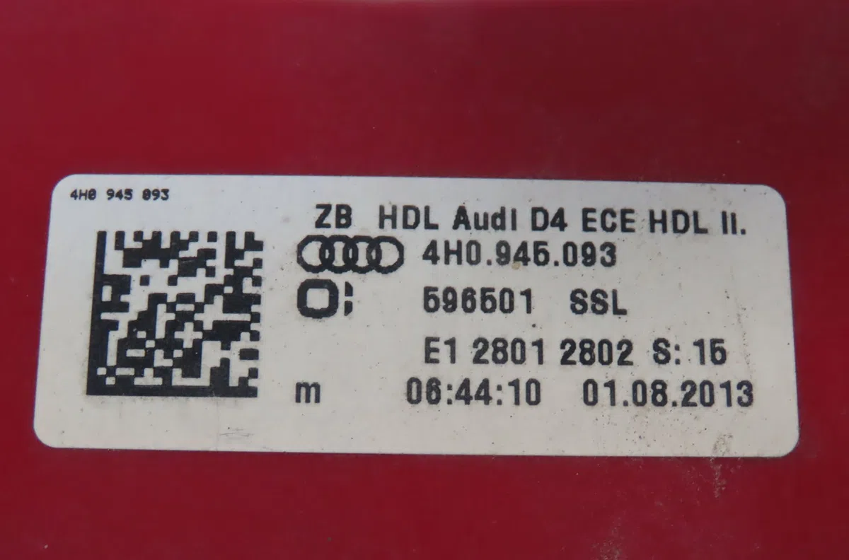 Feu arrière interieur gauche Audi A8 D4 (4H2, 4H8, 4HC, 4HL) 3.0 tdi quattro (2010-2015) occasion