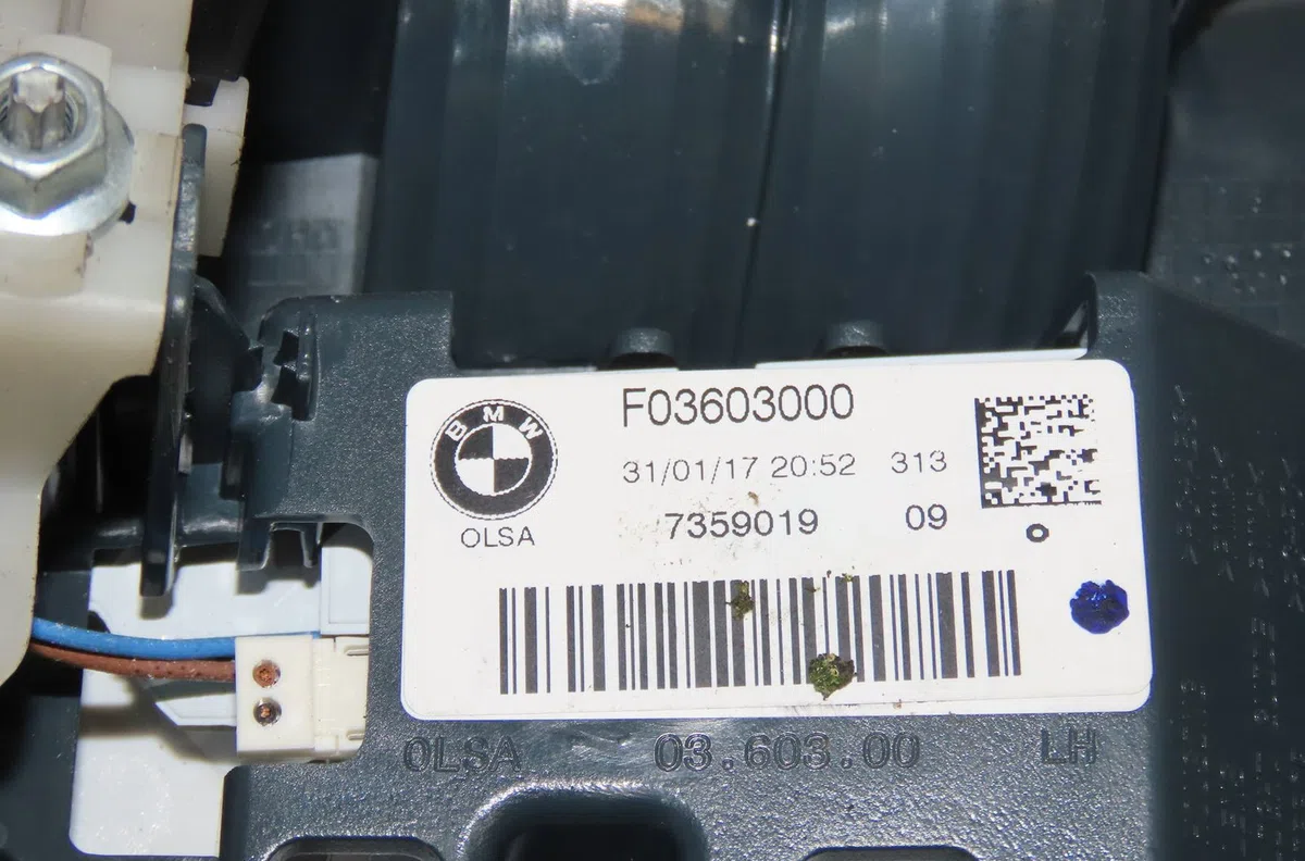 Feu arrière interieur gauche Bmw 1 (F20) 114 d (2012-2015) occasion
