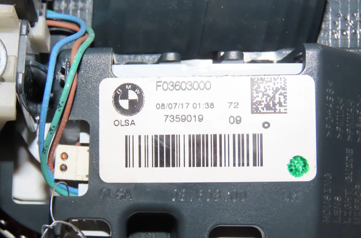 Feu arrière interieur gauche Bmw 1 (F20) 114 d (2012-2015) occasion