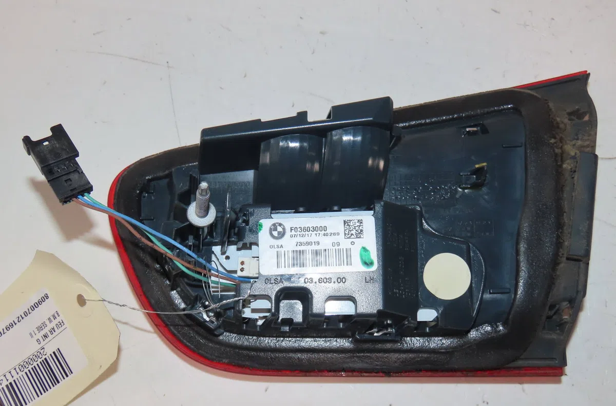 Feu arrière interieur gauche Bmw 1 (F20) 118 d (2011-2015) occasion