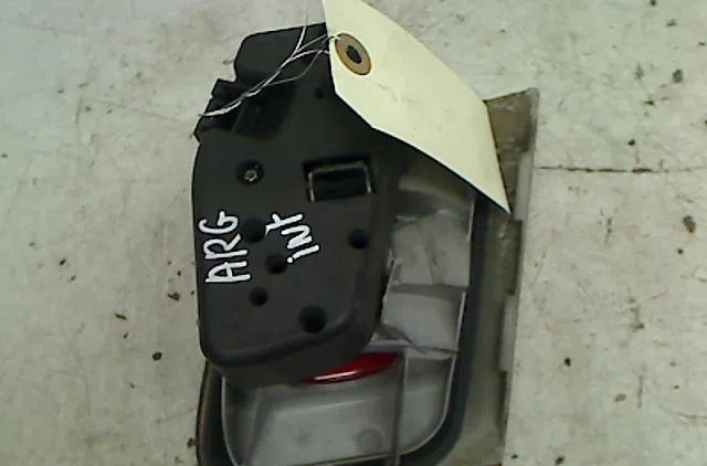 Feu arrière interieur gauche Bmw 3 (E46) 320 d (1998-2001) occasion