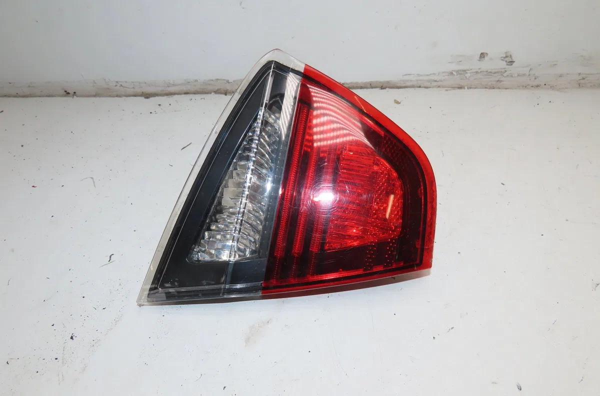 Feu arrière interieur gauche Bmw 3 (E90) 325 d (2006-2010) occasion