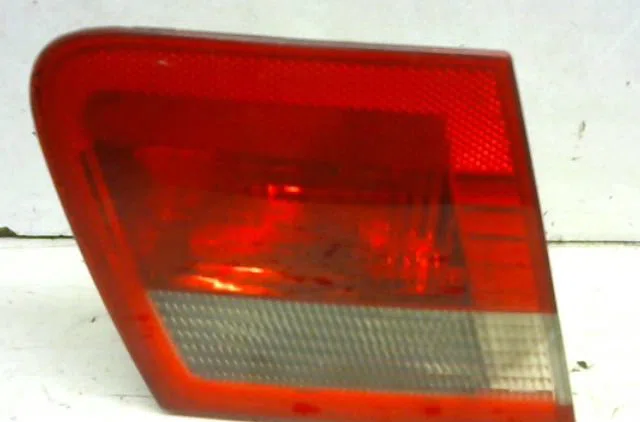 Feu arrière interieur gauche Bmw 3 Touring (E46) 320 d (2000-2001) occasion