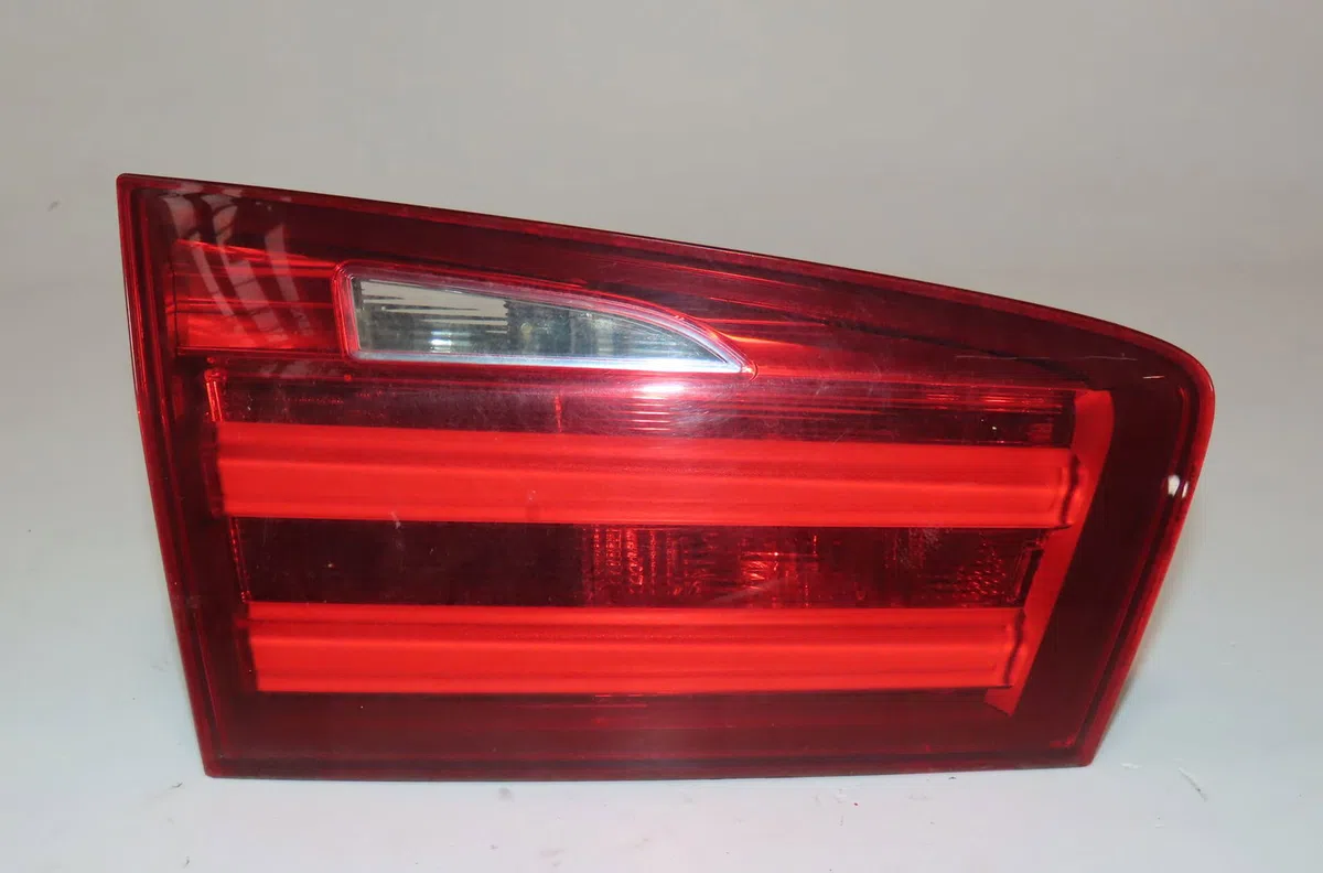 Feu arrière interieur gauche Bmw 5 Touring (F11) 525 d xdrive (2013-2017) occasion
