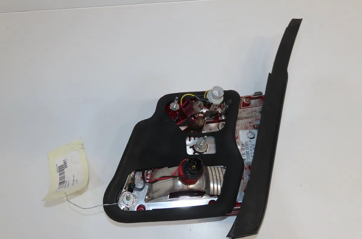 Feu arrière interieur gauche Bmw 7 (F01, F02, F03, F04) 750 i, li xdrive (2009-2012) occasion