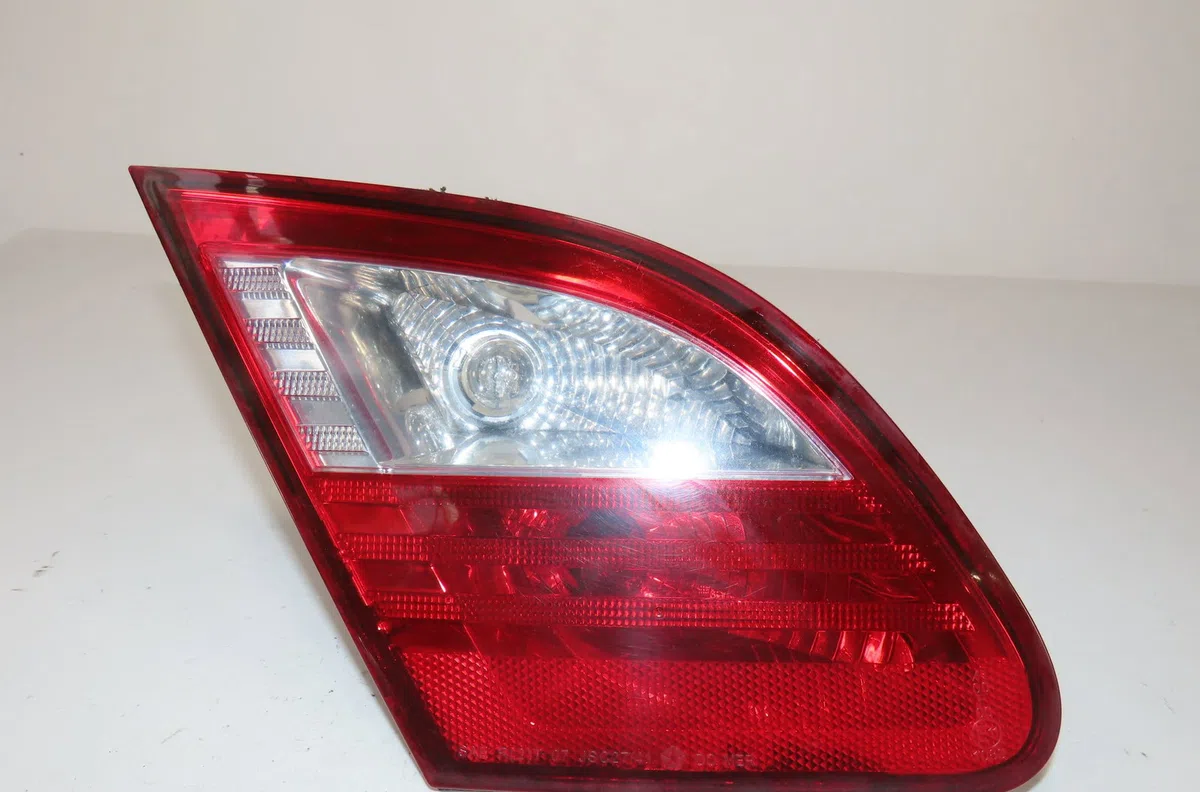 Feu arrière interieur gauche Chrysler SEBRING (JS) 2.0 crd (2007-2010) occasion