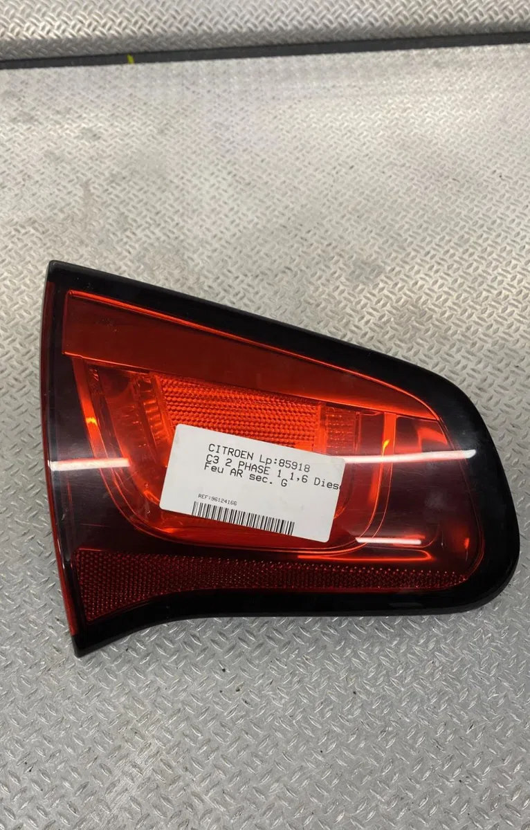 Feu arrière interieur gauche CITROEN C3 2  C3 2 PHASE 1 occasion