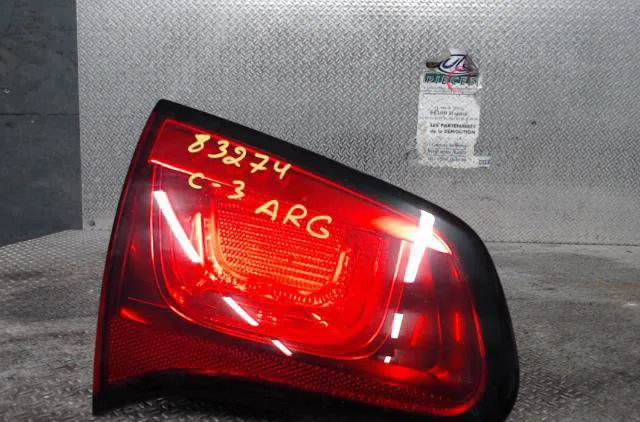 Feu arrière interieur gauche CITROEN C3 2  C3 2 PHASE 1 occasion